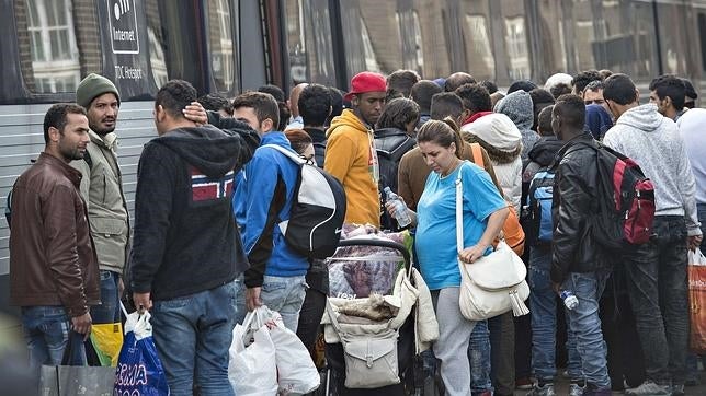 La Policía danesa permite a los refugiados dirigirse a Suecia