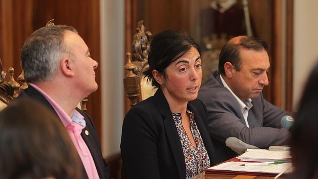 Candia rebate el último ataque del PSOE con un informe de Besteiro