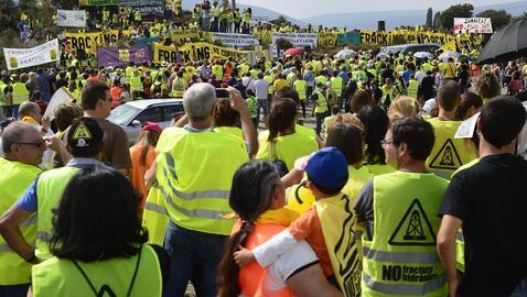 Cerca de 4.000 personas claman contra el «fracking» en Burgos