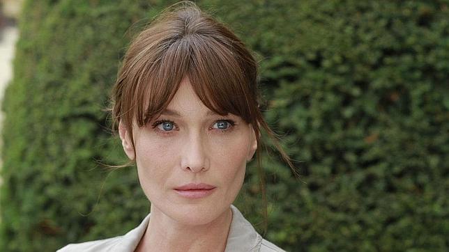 Ford ficha a Carla Bruni para vender en Francia