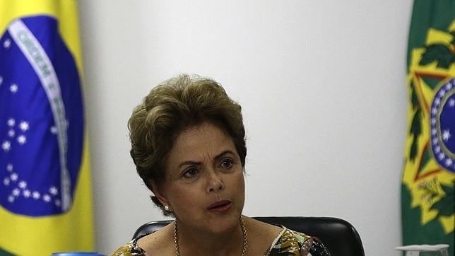 Rousseff recortará 6.000 millones de dólares más en gasto público