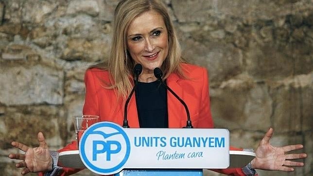 Cifuentes: «Muchos catalanes están amedrentados y tienen miedo»