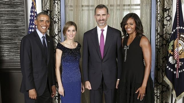 La Reina celebra su 43 cumpleaños con los Obama