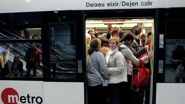 El autobús, el metro y el tranvía de Valencia serán gratuitos este martes