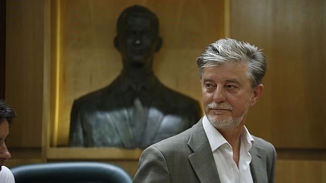 El alcalde Pedro Santisteve