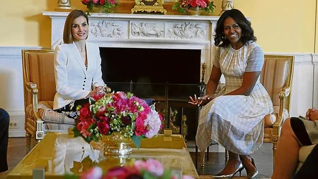 La Reina visita el «jardín de las delicias» de Barack y Michelle Obama