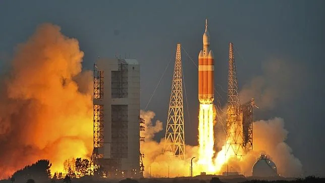 La cápsula «Orion» despega para uno de sus vuelos de prueba en el pasado mes de diciembre