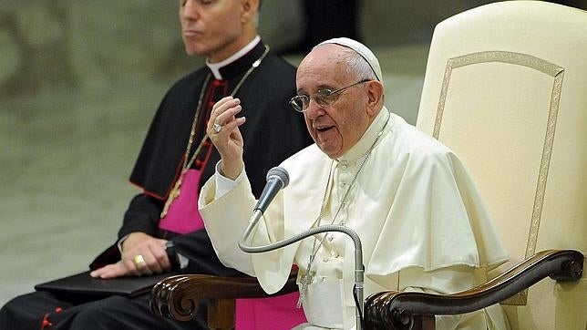 El Papa urge a encontrar una solución no violento al conflicto de Siria e Irak