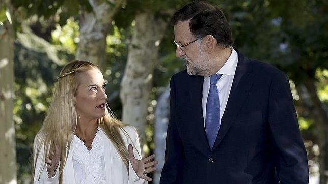 Rajoy recibe en La Moncloa a la esposa del opositor venezolano Leopoldo López