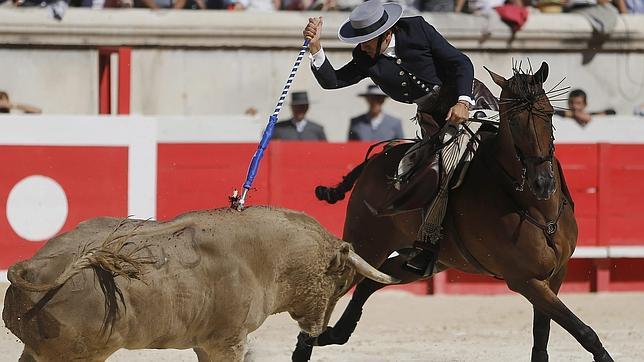 Diego Ventura, triunfador del duelo mixto con El Juli en Nimes