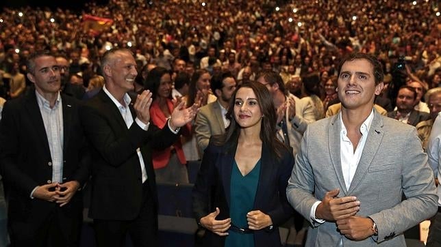 Ciudadanos celebra el acto más grande de su historia y se reivindica como «única alternativa» al separatismo