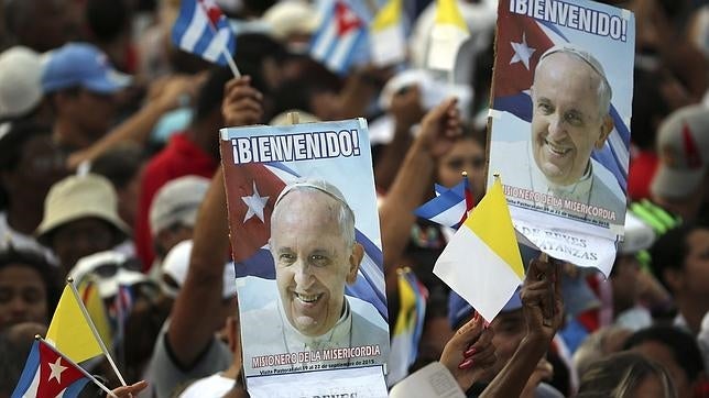 Los cubanos confían en que Francisco obre un milagro en la isla