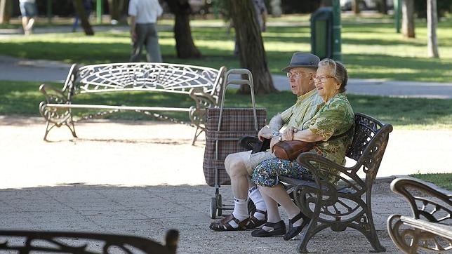 Casi el 30% de las pensiones públicas reciben alguna ayuda del Estado