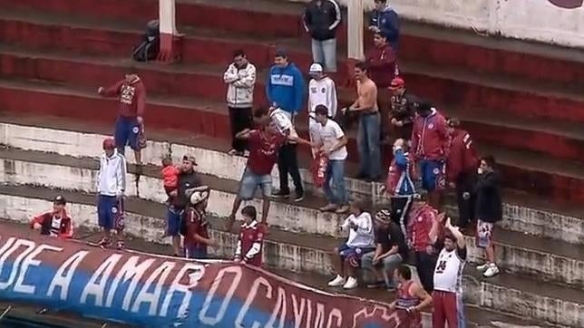 Aficionados celebraron todos los goles, hasta los de su rival