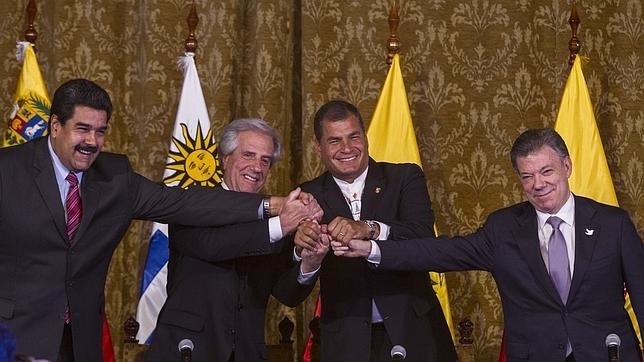 Santos y Maduro acuerdan la apertura gradual de la frontera y el retorno de los embajadores