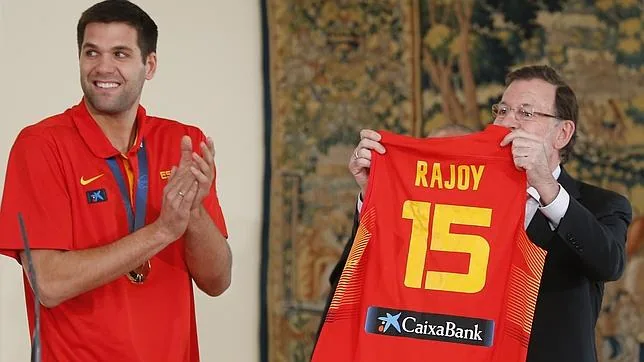Mariano Rajoy, en el recibimiento a la selección española de baloncesto