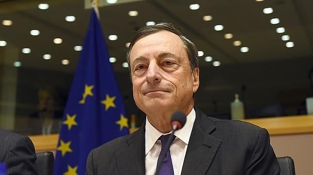 Draghi afirma que el BCE no formará parte de la troika «para siempre»