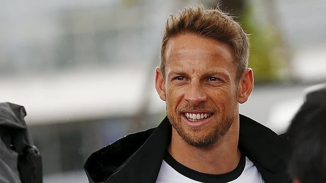 Button sigue mudo sobre su futuro