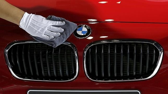 BMW niega que uno de sus modelos supere los límites europeos de emisiones