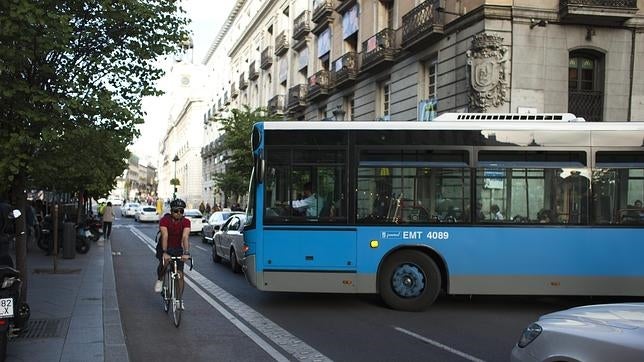 Retiran trece autobuses de la EMT por fallos en la dirección y los frenos