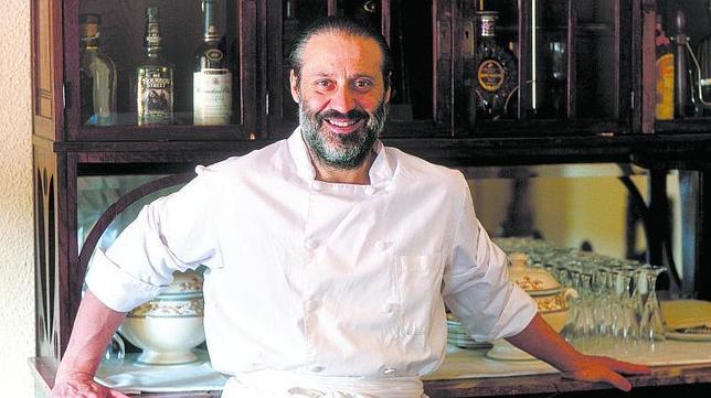 Manuel de la Ossa, en su restaurante Las Rejas, en las Pedroñeras