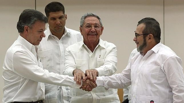 Maduro no explica por qué el jefe de las FARC viajó a Cuba en un avión de PDVSA