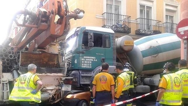 Muere aplastado por una hormigonera sin conductor en Chueca