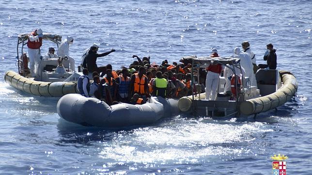 Los 28 darán hoy luz verde a actuar contra las mafias del Mediterráneo en octubre