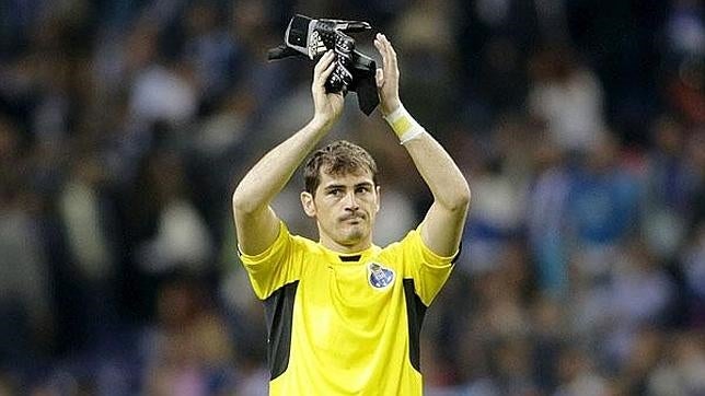 La imagen del saludo Casillas-Mourinho se hace esperar