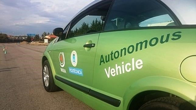 Un coche podrá ser conducido desde un teléfono móvil