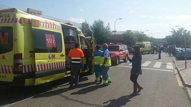 La mezcla de lejía y amoniaco provoca 14 intoxicados por gas clorhídrico en Pinto