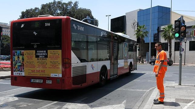 Los viajeros ganarían un día al año si el pago del transporte público fuera un 10% más rápido