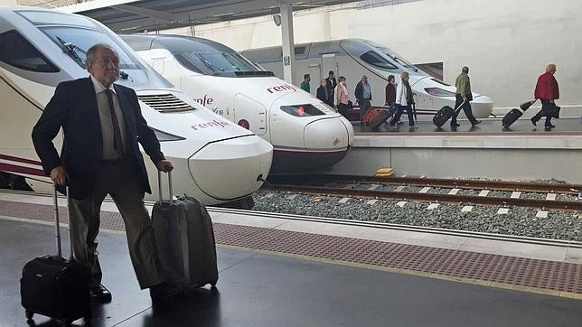 Los sindicatos cifran en un 82% el seguimiento de los paros en Renfe y Adif