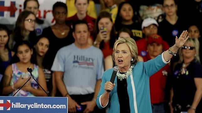 Hillary Clinton carga contra la Asociación Nacional del Rifle tras la matanza en Oregón