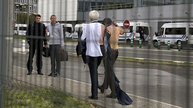 Trabajadores de Air France agreden a directivos cuando anunciaban despidos