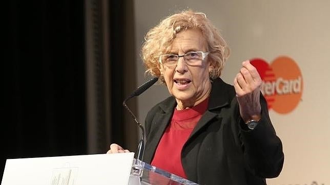 Carmena, al presidente de El Corte Inglés: «Perdona, es que no sé cómo te llamas»