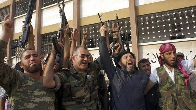 Un grupo de rebeldes sirios