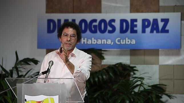 Pastor Alape, representante de las FARC, habla en La Habana el pasado domingo
