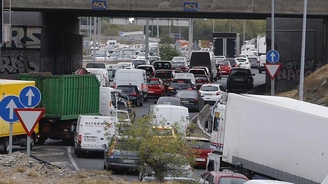 La fórmula que explica por qué se atasca Madrid cuando caen «cuatro gotas»