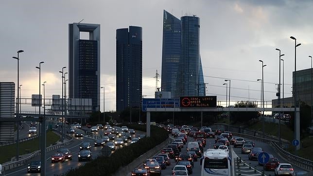 El sueldo medio de las grandes empresas repunta un 0,8% por octavo mes consecutivo