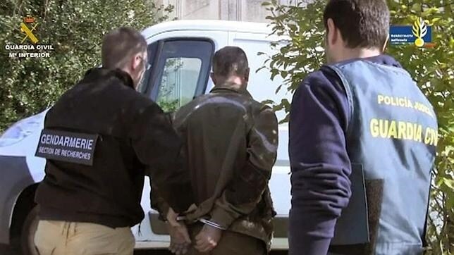 Los agentes franceses y la Guardia Civil detienen a Ahmed, el presunto asesino de Eva Blanco