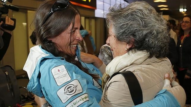 Rosa Fernández Rubio, Araceli Oubiña Cacabelos, María Barrabés (en imagen), Carmen González-Meneses y Eva García Romo son cinco mujeres que han alcanzado la cumbre del Kilimanjaro tras su cáncer de mama