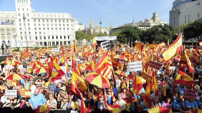 Empresarios catalanes celebran la Fiesta Nacional en pleno desafío secesionista