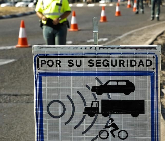 Publican 1.300 tramos de carretera donde  la DGT aumentará los controles de velocidad