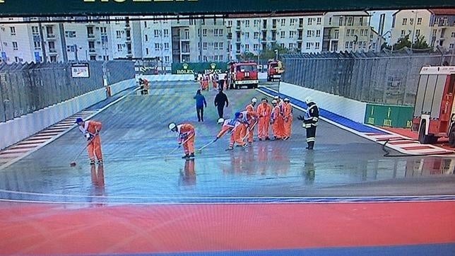 Un camión de la limpieza genera el caos en Sochi