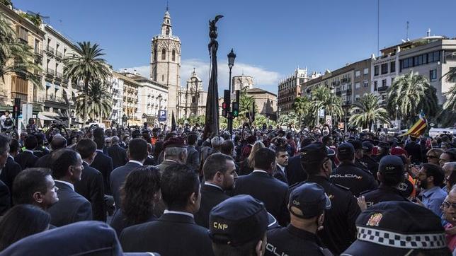 El PP critica a Ribó y Puig por «blindarse policialmente» en la Procesión Cívica