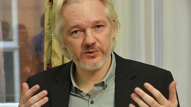 Scotland Yard modifica su vigilancia a Julian Assange para reducir costes