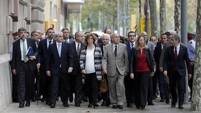 El Gobierno catalán y los partidos independentistas arropan a Rigau a su entrada al TSJC