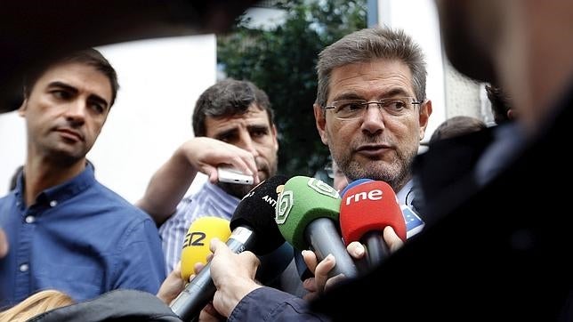 El PSOE le dice a Catalá que su nombre «aparecerá con el del dictador Primo de Rivera»