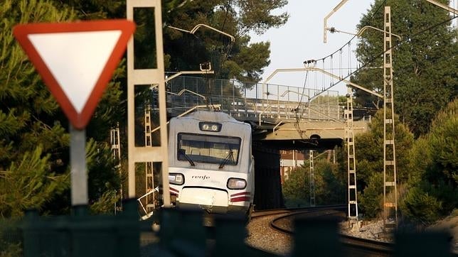 Un nuevo robo de cable entre Tarragona y Torredembarra vuelve a provocar retrasos en varios trenes